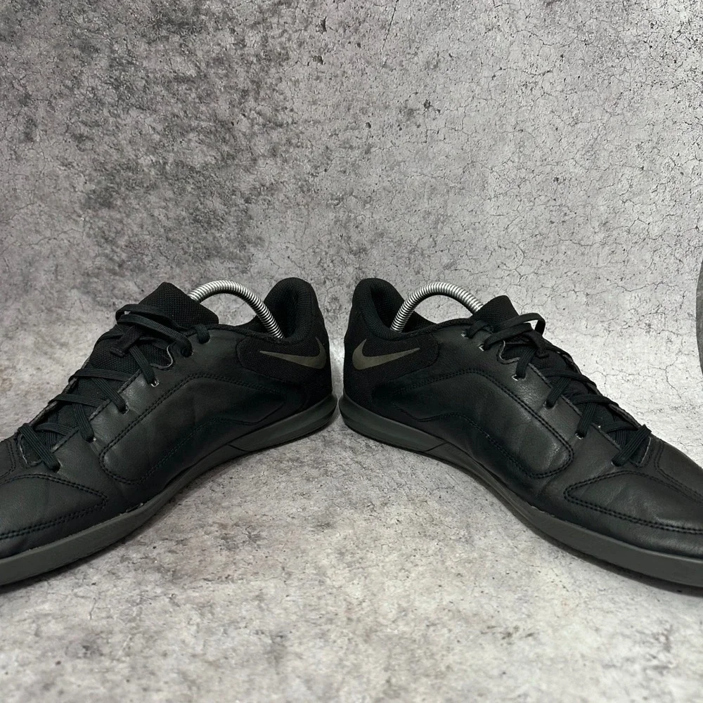 Nike Tiempo Legend 9 Club IC Mens 10.5 Black Indoor Soccer Shoes DA1189-004